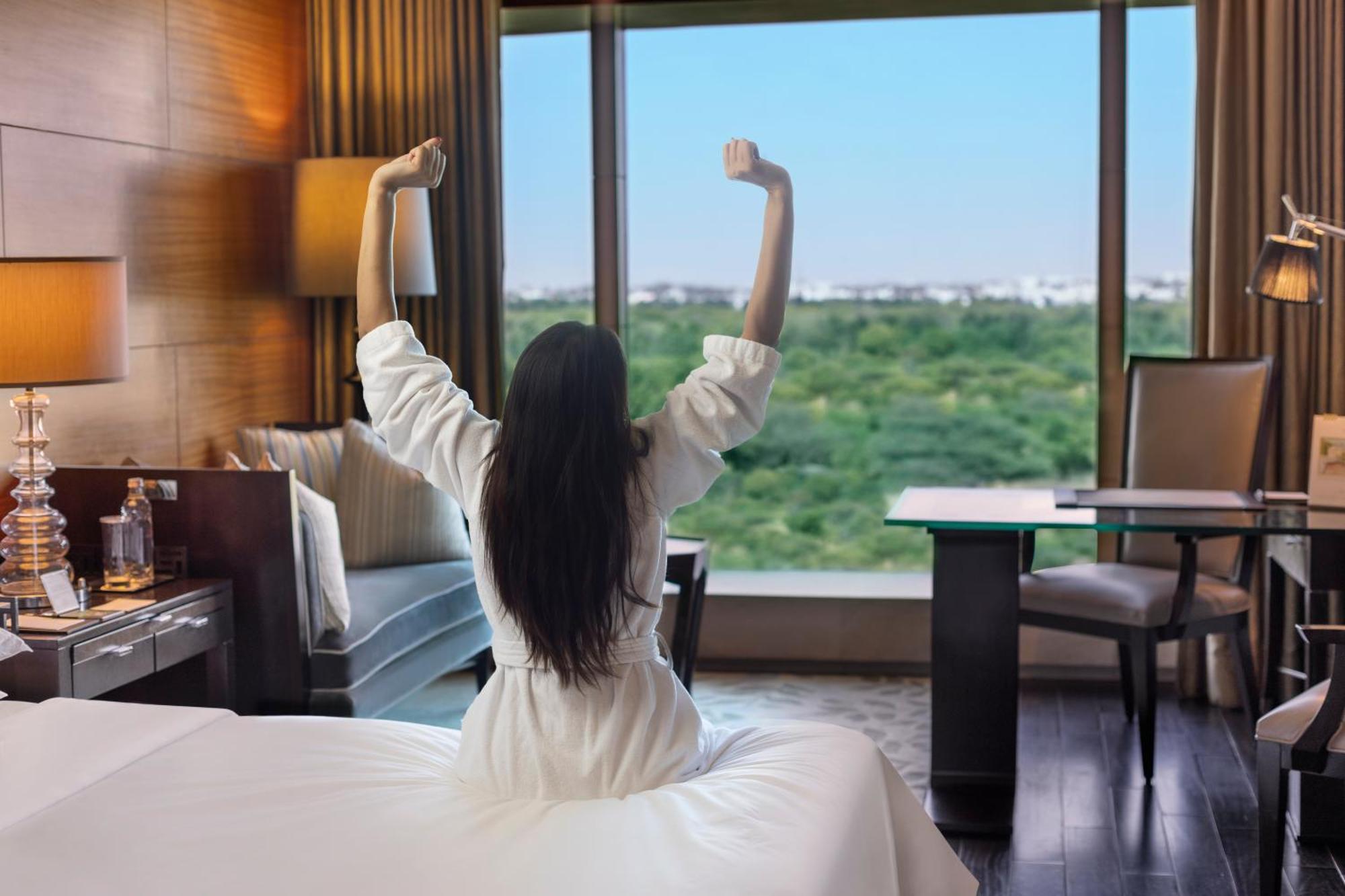 เดอะ ลีลา แอมเบียนซ์ โฮเต็ล แอนด์ เรสซิเดนซ์ คุรุคราม Hotel คูร์เคาน์ ภายนอก รูปภาพ